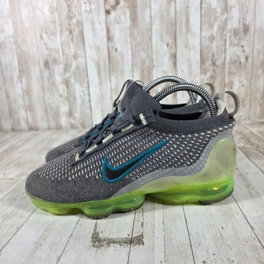 Nike Air VaporMax 2021 FK Smoke Grey Volt DB1550-009 Womens 6.5 /‎ Kids 5Y